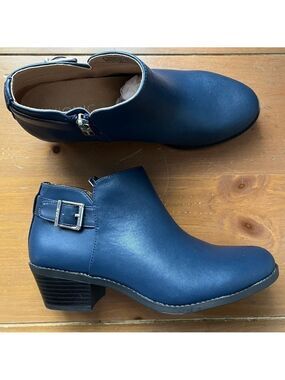 Vionic Women’s Joy Millie Leather Ankle Boots with Buckle Navy 7